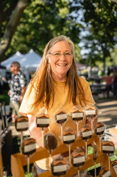 29th Annual Atascadero Lakeside Wine Festival in Atascadero, CA - festival atmosphere (photo 1 of 4)