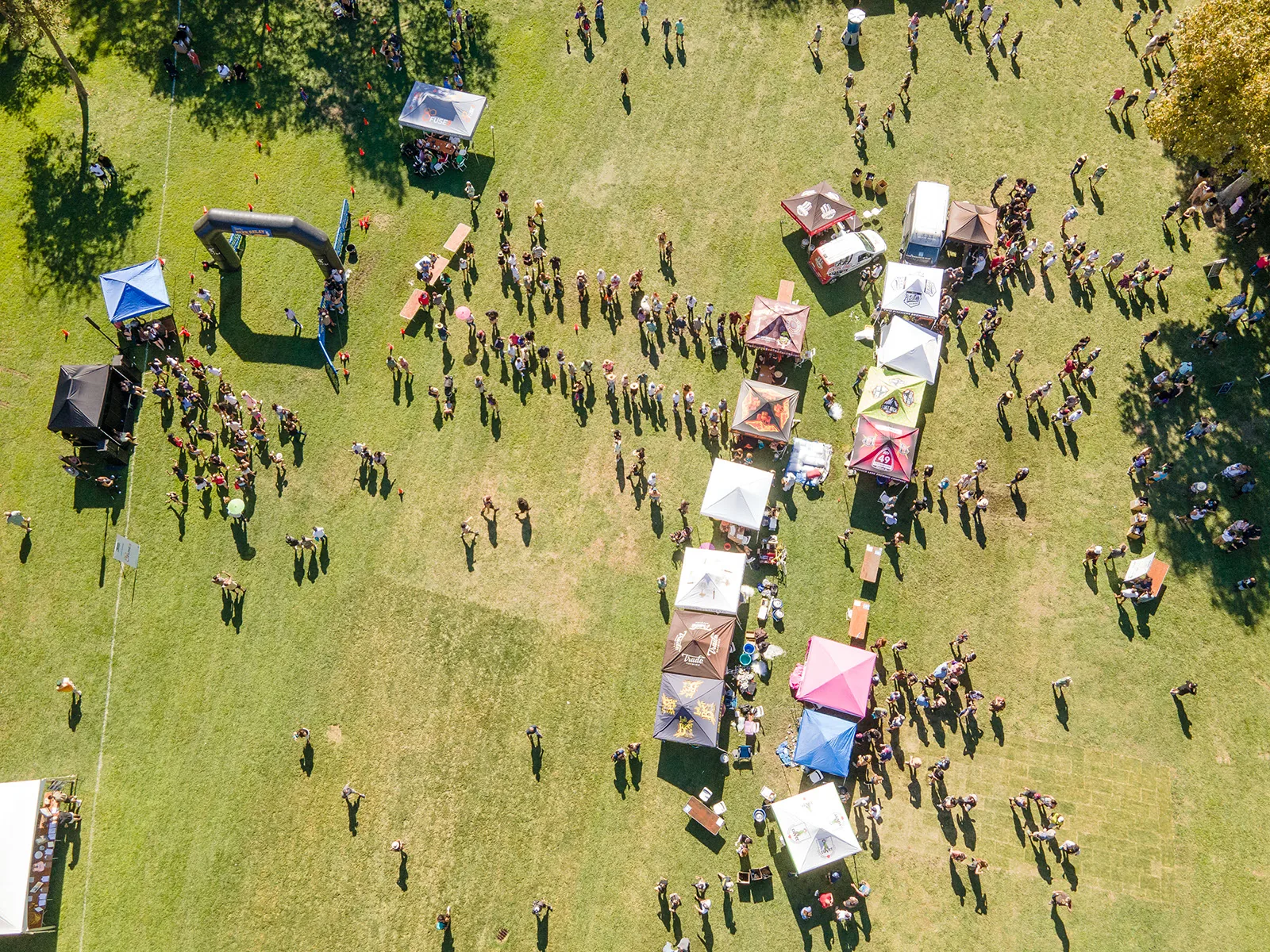 32nd California Brewers Festival in Sacramento, CA - food and drink stalls and crowds (photo 2 of 4)