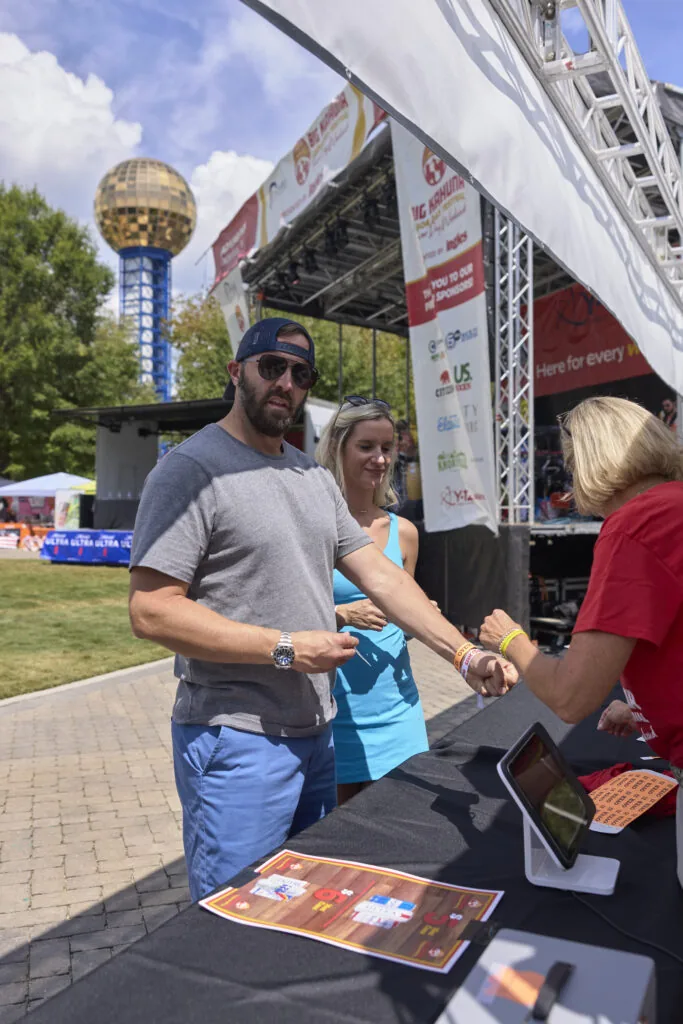 Big Kahuna Wing Festival in Knoxville, TN - scenes from the festival weekend (photo 3 of 4)