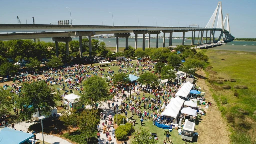 Blessing of the Fleet & Seafood Festival in Mount Pleasant , SC - food and drink stalls and crowds (photo 2 of 4)