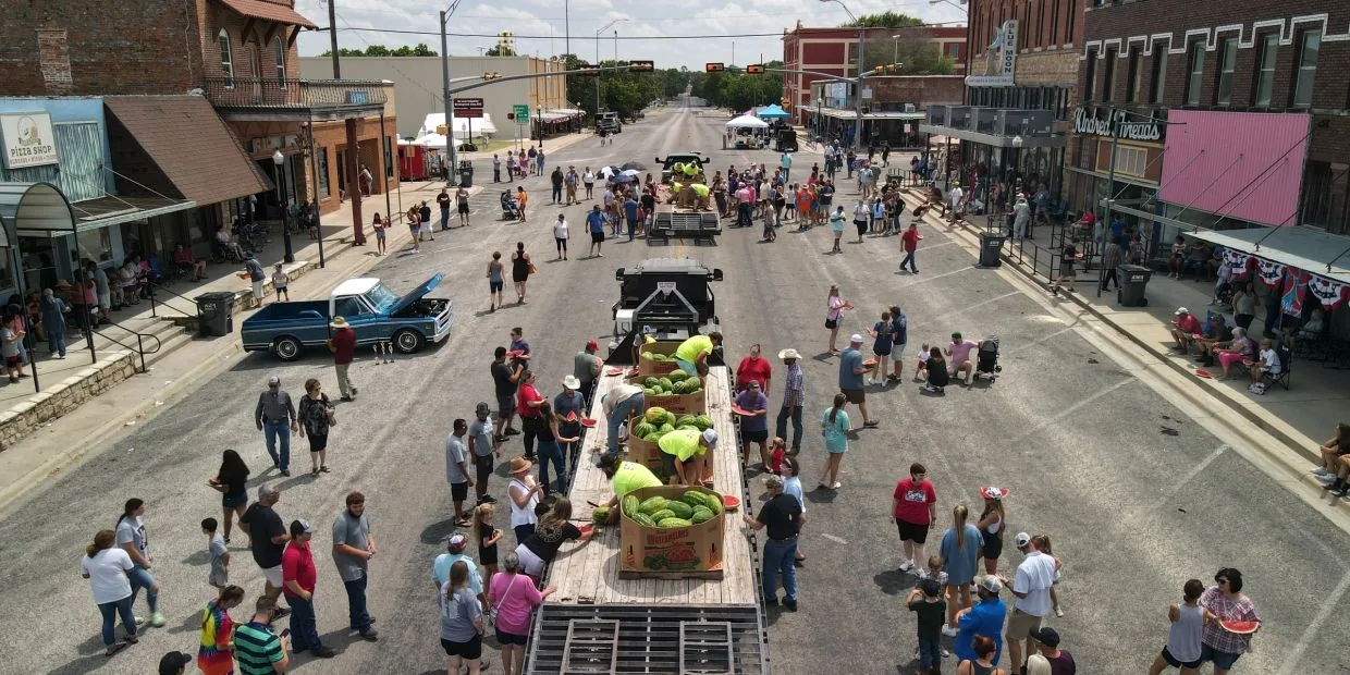 DeLeon Peach & Melon Festival & Tractor Pull in Annual Key West Lobsterfest Key West, FL (photo 2 of 4)