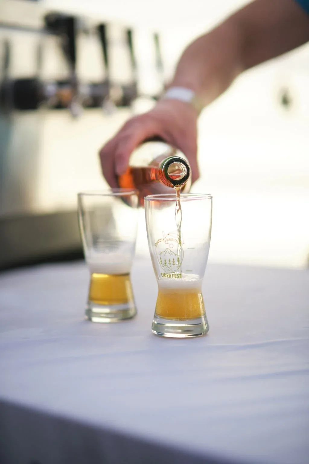 Hard-Pressed Cider Fest in Hood River , OR - festival atmosphere (photo 1 of 4)