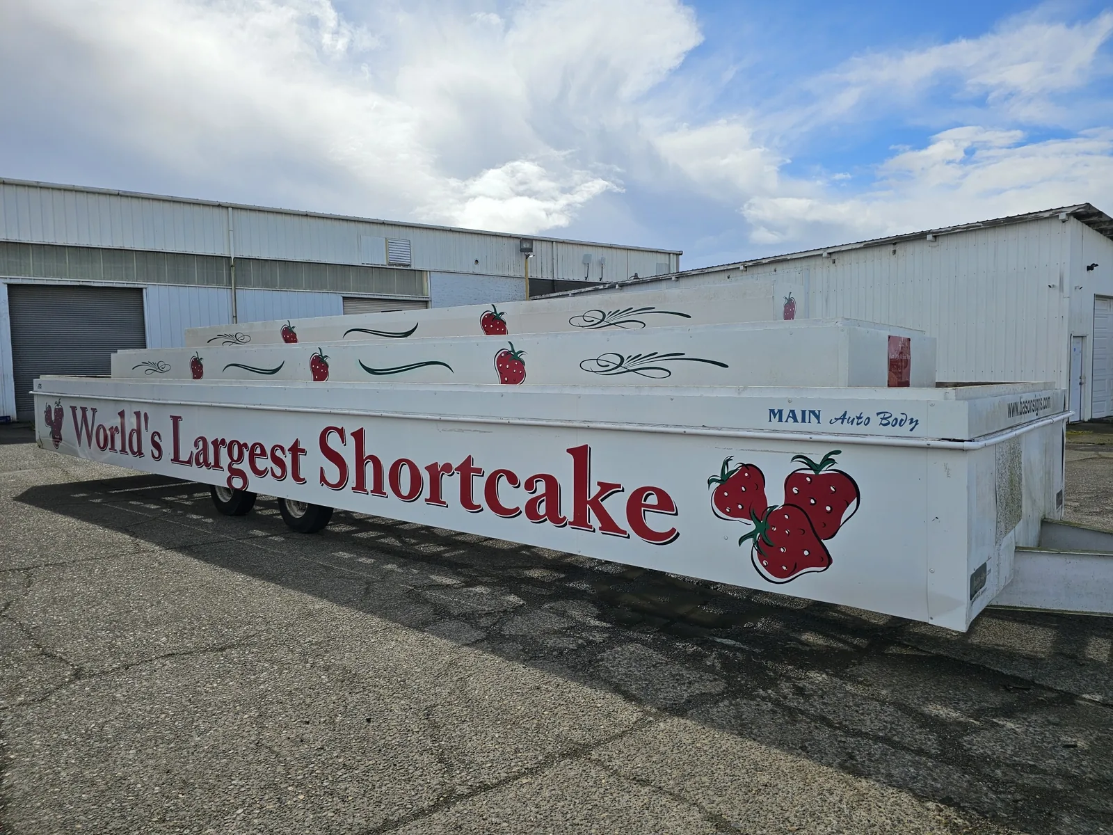 Lebanon Strawberry Festival in Lebanon, OR - festival atmosphere (photo 1 of 4)
