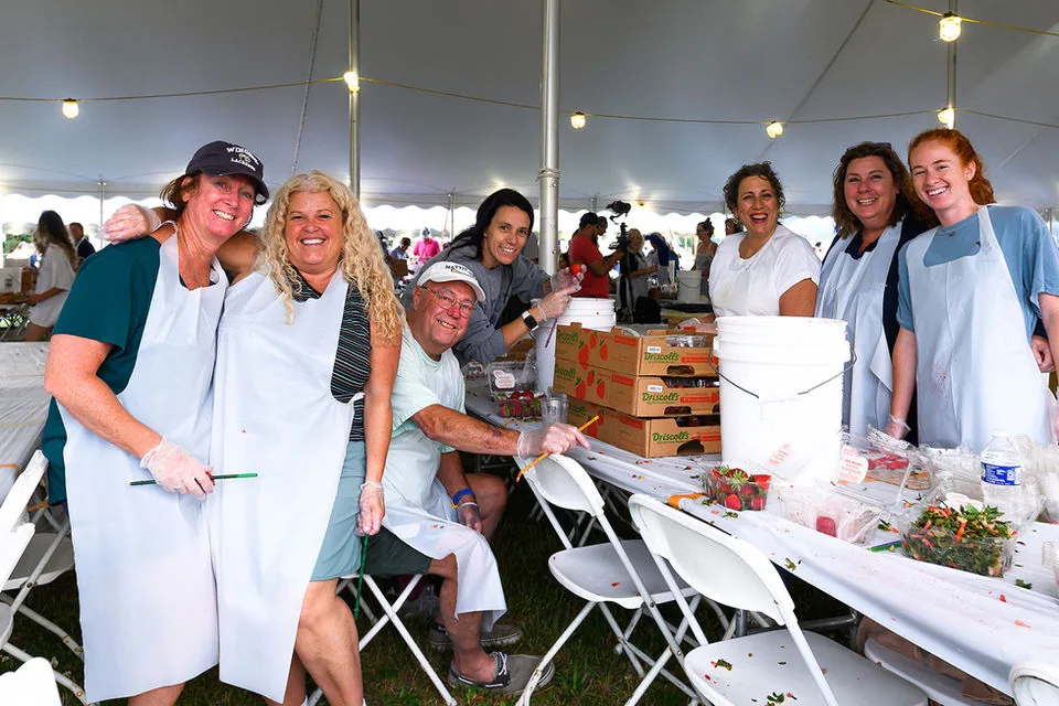 Mattituck Strawberry Festival in Mattituck , NY - festival atmosphere (photo 1 of 4)