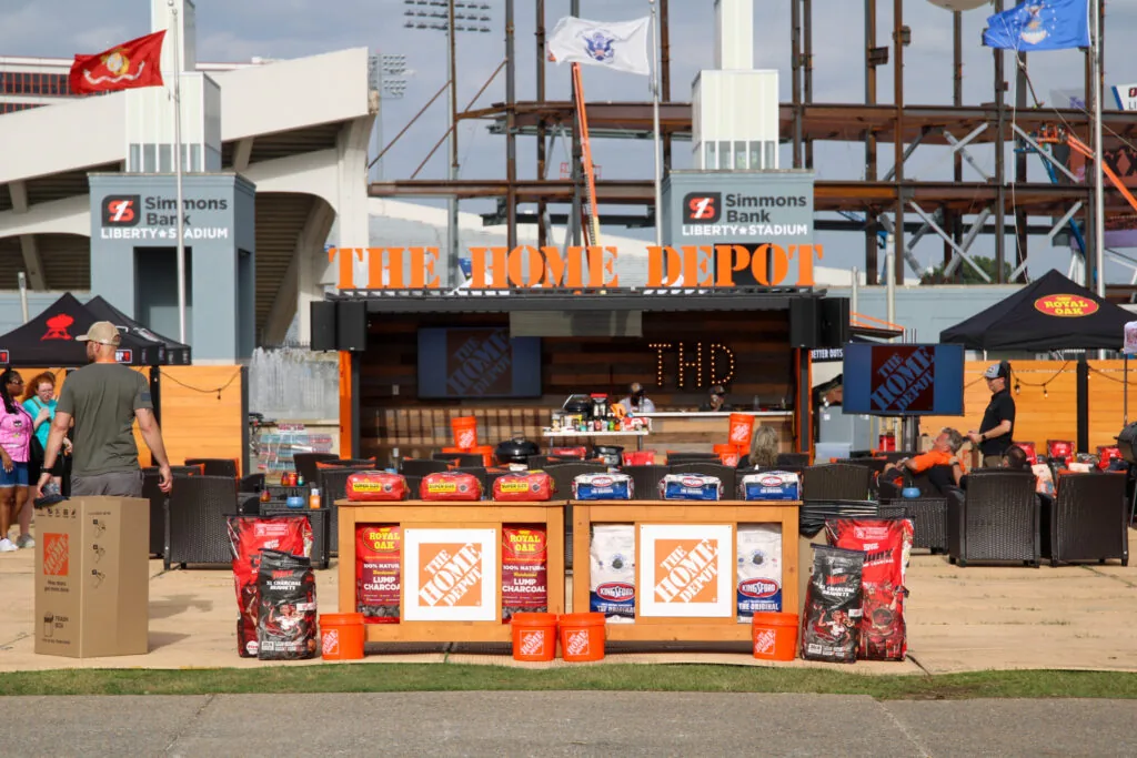 Memphis in May BBQ Festival in Memphis , TN - scenes from the festival weekend (photo 3 of 3)