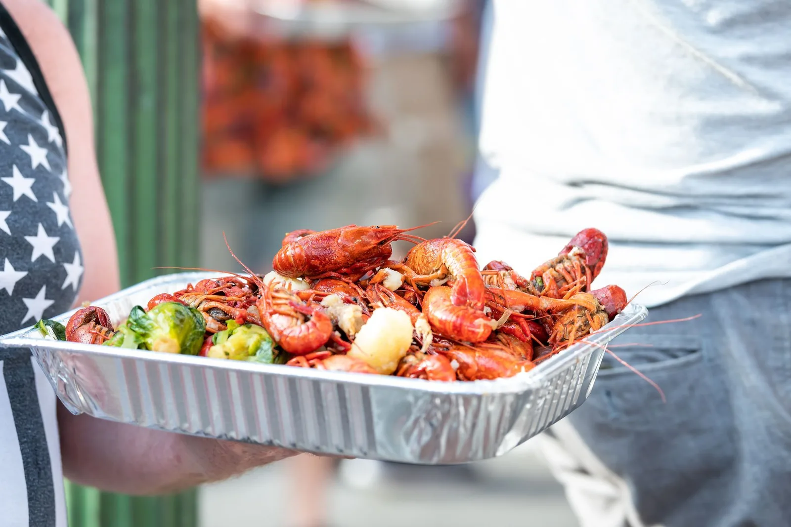Mudbug Madness Festival in Shreveport , LA - food and drink stalls and crowds (photo 2 of 4)