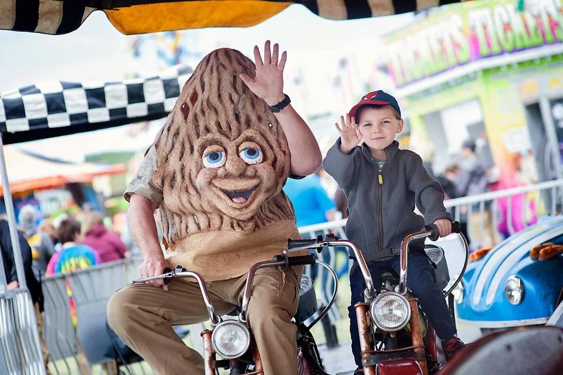 National Morel Mushroom Festival in Boyne City, MI - scenes from the festival weekend (photo 3 of 4)