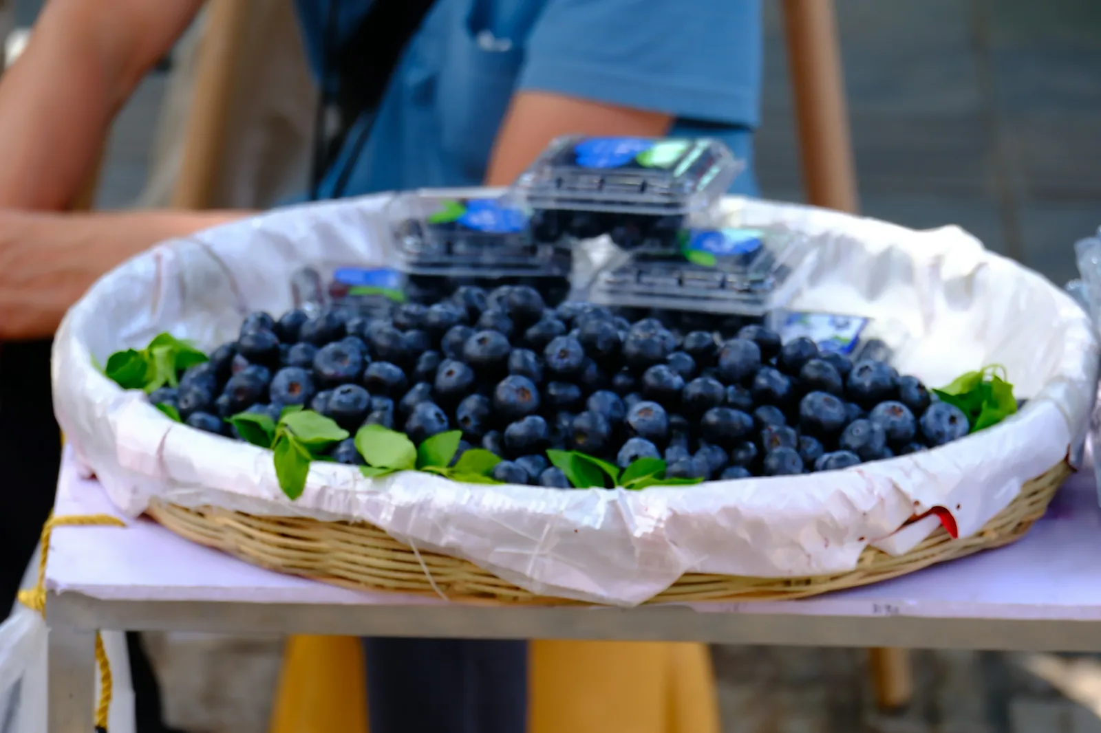 NC Blueberry Festival in Burgaw , NC - food and drink stalls and crowds (photo 2 of 2)
