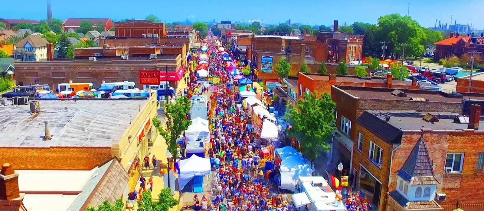 Pierogi Fest in Whiting , IN - food and drink stalls and crowds (photo 2 of 4)