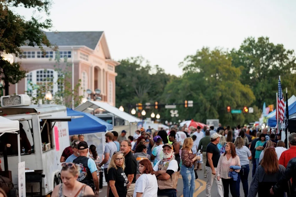 Tennessee Soybean Festival in Martin , TN - scenes from the festival weekend (photo 3 of 4)