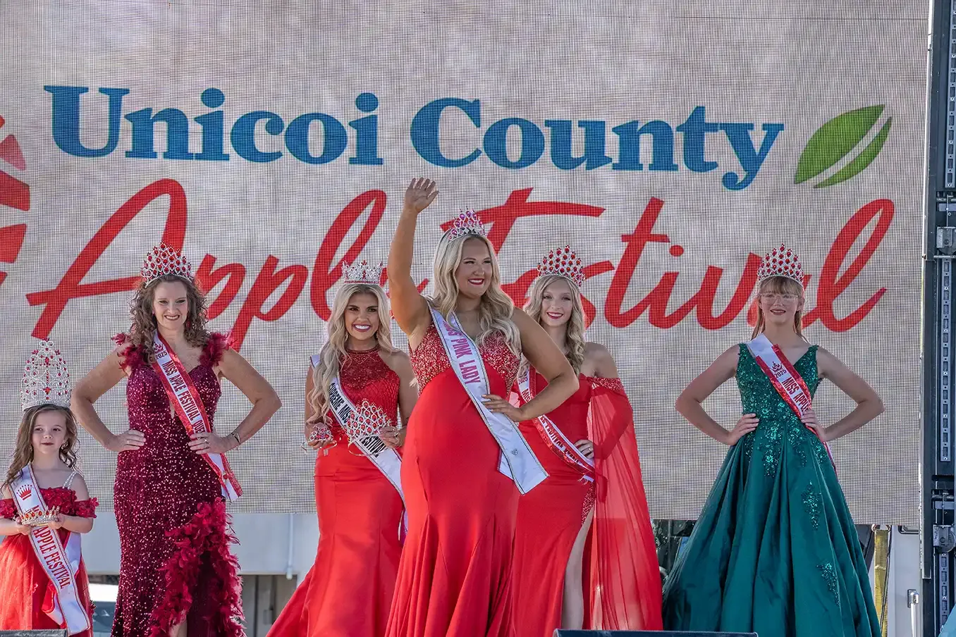 Unicoi County Apple Festival in Erwin, TN - scenes from the festival weekend (photo 3 of 4)