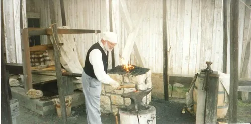 Fort Union Rendezvous in Williston, ND - costumed crowds and stalls (photo 2 of 6)