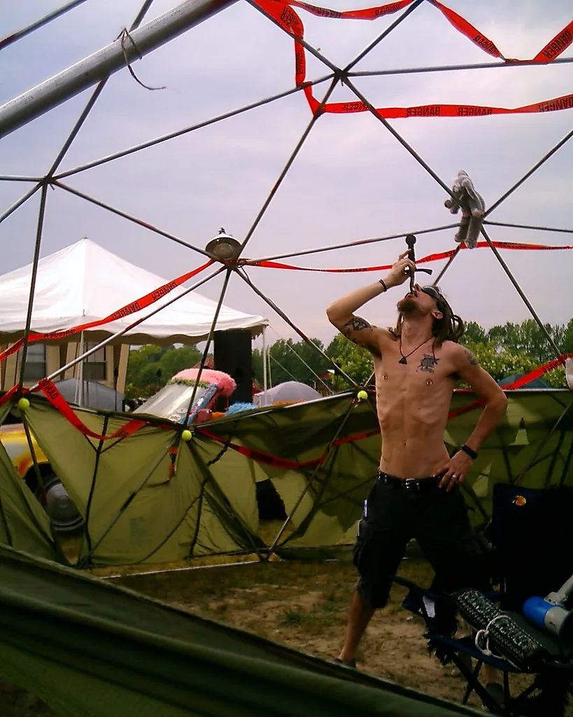 Sword swallower performance at PdF