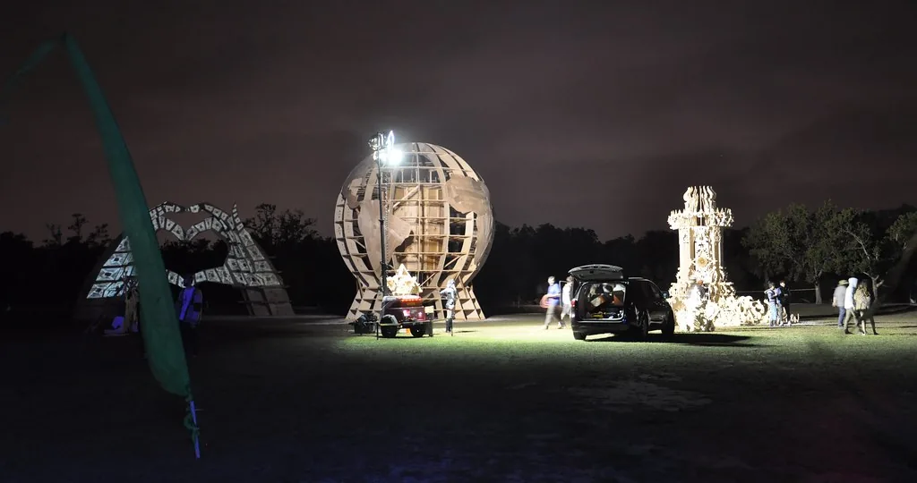 Love Burn 2018 effigy build, Miami