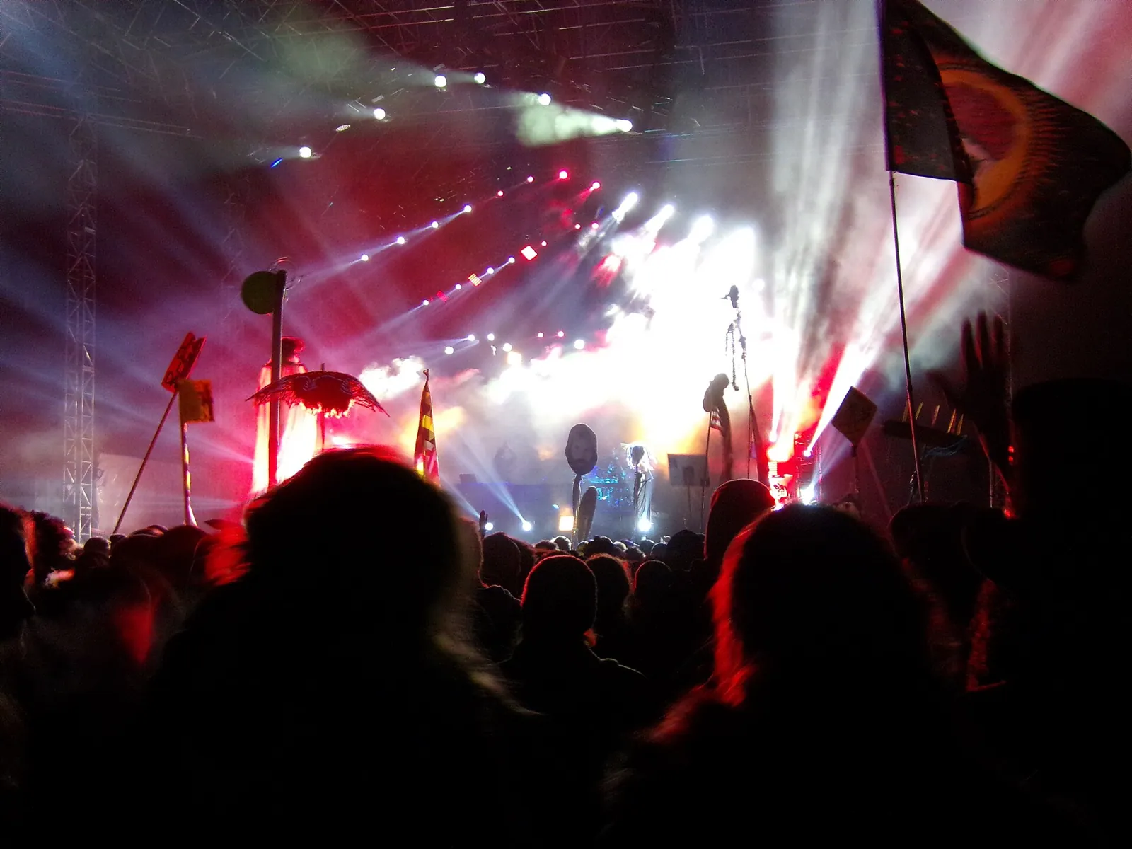 Crowd and stage lights at Suwannee Hulaween, Spirit of the Suwannee Music Park, Florida