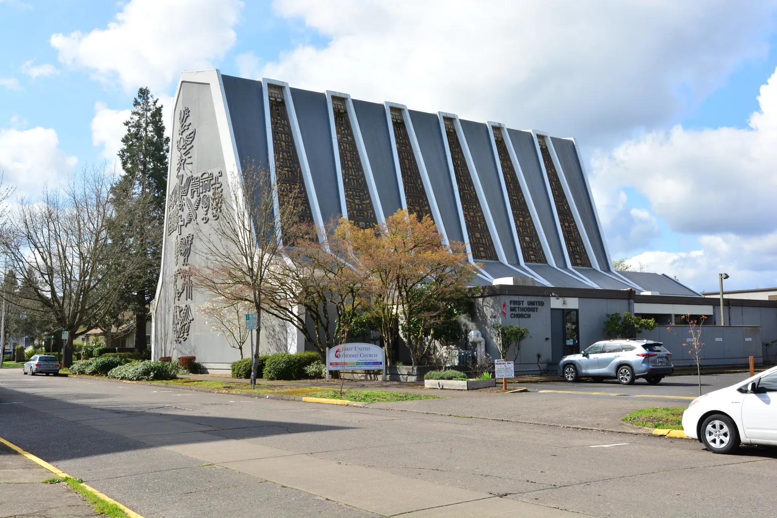 The angled modern sanctuary of First United Methodist Church, Eugene